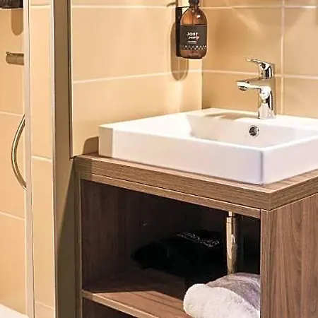Jost Wazemmes Hotell